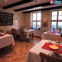 Salle du petit-déjeuner située dans le restaurant Im Propstei Vorwerk Stadt-gut-Hotel Fotos