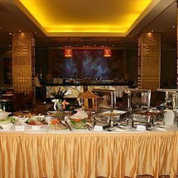 Sala de desayuno en el restaurante Halong Fotos