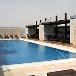 Piscina Tulip Hotel Apartments Fotos