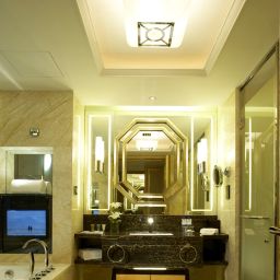 Badezimmer Wyndham Grand Plaza Royale Oriental Fotos