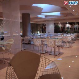 Salle du petit-déjeuner située dans le restaurant Rafaelhoteles Badalona Fotos