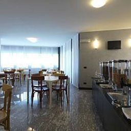 Sala colazione nel ristorante Albergo  D120 Fotos