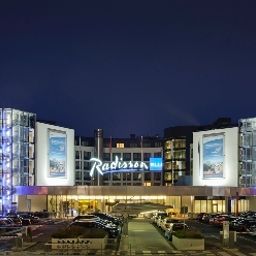 Vista exterior Radisson Blu Airport Fotos