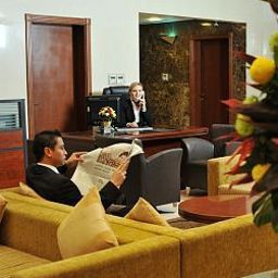 Hall Ramada Hotel & Suites Fotos