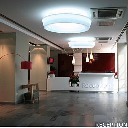 Recepción Golden Tulip Ana Tower Fotos