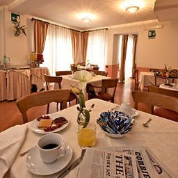 Salle du petit-déjeuner Domus Romana Fotos