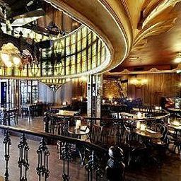 Salle du petit-déjeuner située dans le restaurant Queen Eindhoven Fotos
