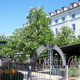Фасад Am Waldschlösschen Hotel Pension Fotos