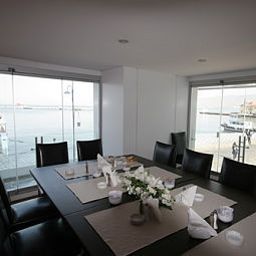 Salle du petit-déjeuner située dans le restaurant Kordon Otel Pasaport Fotos