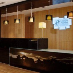 Hala Holiday Inn Express LONDON - EPSOM DOWNS Fotos