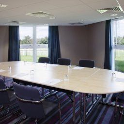 Sala konferencyjna Holiday Inn Express LONDON - EPSOM DOWNS Fotos