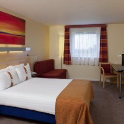 Pokój Holiday Inn Express LONDON - EPSOM DOWNS Fotos