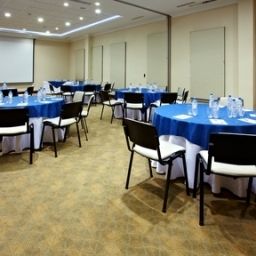 Sala de reuniones Holiday Inn Express QUITO Fotos