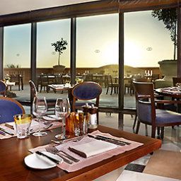 Frühstücksraum im Restaurant Sofitel Dubai Jumeirah Beach Fotos