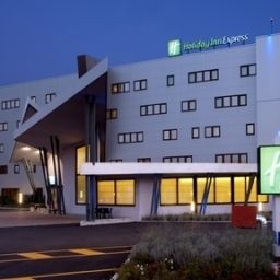 Vue extérieure Holiday Inn Express MILAN - MALPENSA AIRPORT Fotos