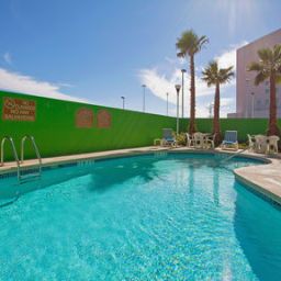Бассейн Holiday Inn Express Hotel & Suites CD. JUAREZ - LAS MISIONES Fotos