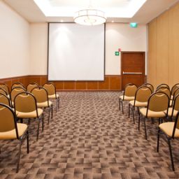 Sala de reuniones Holiday Inn URUAPAN Fotos
