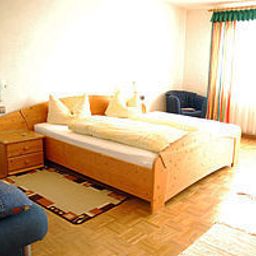 Room Tonis Tenne Fotos