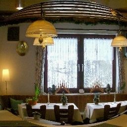 Salle du petit-déjeuner située dans le restaurant Zum Fliegenden Holländer Fotos