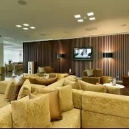 Hall Austria Trend Hotel Bratislava Fotos