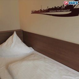 Room McDreams Wuppertal City Fotos