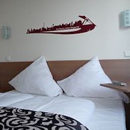 Room McDreams Wuppertal City Fotos