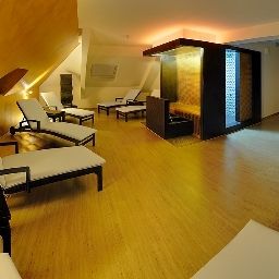  V 8 HOTEL im Meilenwerk Fotos