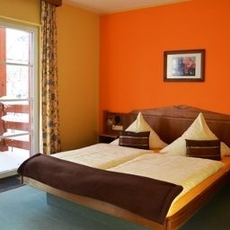 Pokój z tarasem Drei Kronen Gasthaus Fotos