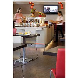 Sala colazione nel ristorante ibis Lausanne Centre Fotos