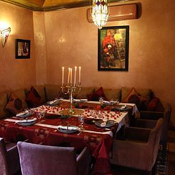 Salle du petit-déjeuner située dans le restaurant Kasbah Dar Ilham Fotos