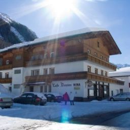 Vista esterna Alpenrose & Pension Nina Gasthof Fotos