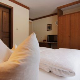  Haus Tirol garni Pension Fotos