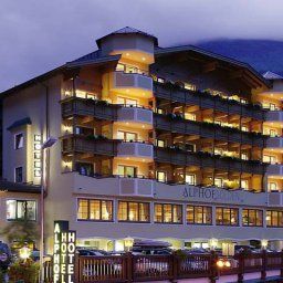 Exterior view Alphof Sölden Fotos