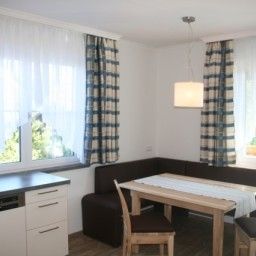  Bauernhof Esslgut Fotos
