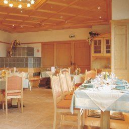 Salle du petit-déjeuner située dans le restaurant Pitztaler Hof Fotos