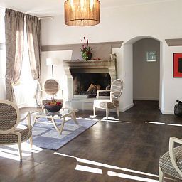 Hall Le Petit Manoir Fotos