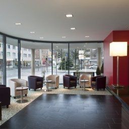 Hall Holiday Inn Express GUETERSLOH Fotos