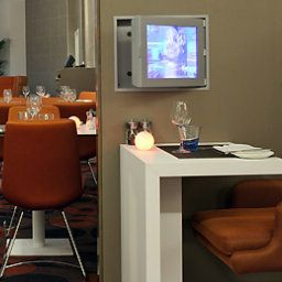 Sala de desayuno en el restaurante Novotel Liverpool Centre Fotos