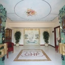 Холл Grand Hotel Del Parco Bergamo Airport Fotos