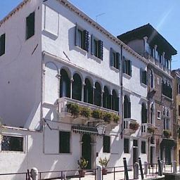 Vista exterior Alla Salute Fotos