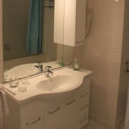 Bathroom Adam Apartment Fotos