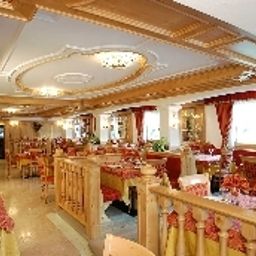 Sala colazione nel ristorante Adriana Fotos