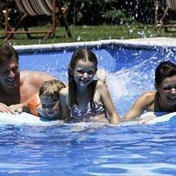 Pool Hirschen Fotos