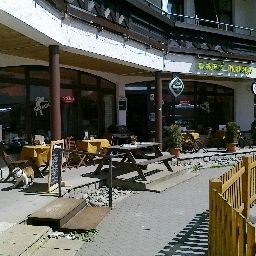 Frühstücksraum im Restaurant Mona Fotos
