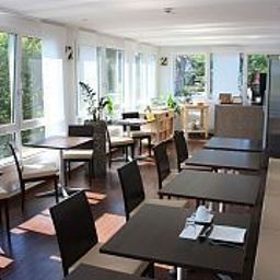 Salle du petit-déjeuner située dans le restaurant Le Leman Hotel Fotos