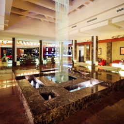 Halle Grand Majestic Plaza Fotos