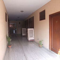 Hall Surbhi Fotos