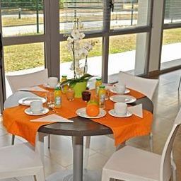 Salle du petit-déjeuner Park & Suites Confort Nantes-Carquefou Résidence de Tourisme Fotos
