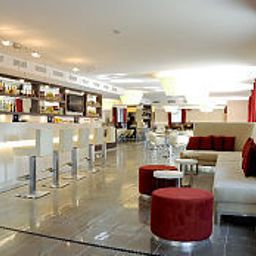 Bar Base Hotel to Stay Fotos