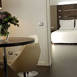 Camera Base Hotel to Stay Fotos